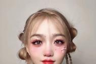 化妆培训：单眼皮小眼化妆技巧，瞬间拥有美丽大眼眸